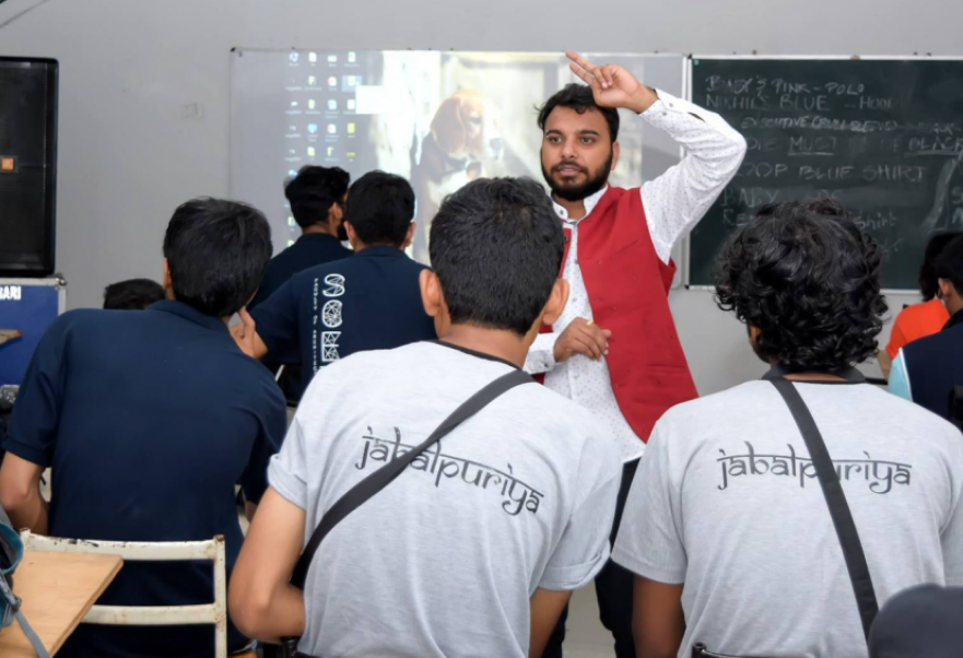 Jatin Jain teaching a photography workshop